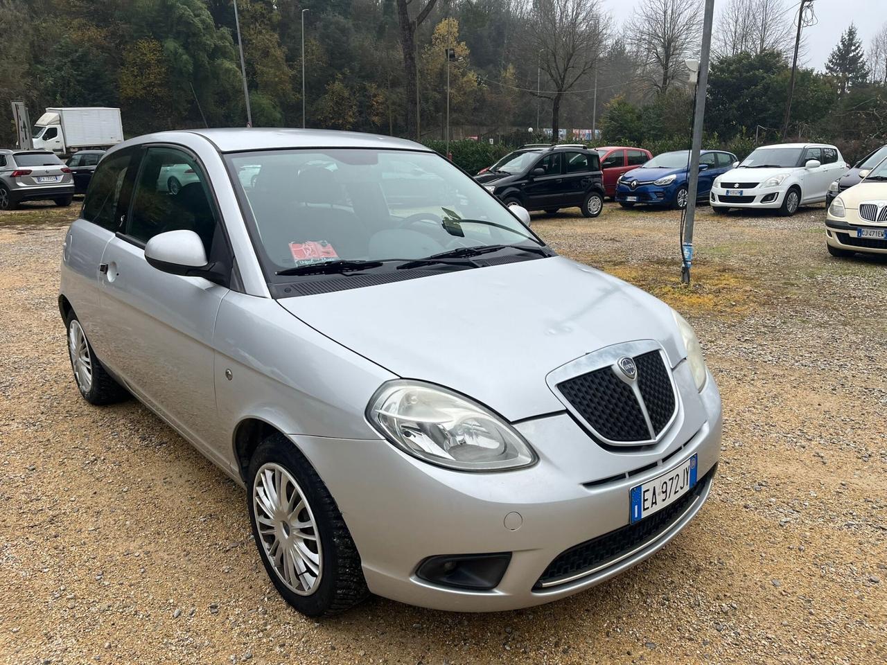 Lancia Ypsilon 1.2 Benzina/GPL - Neopatentato