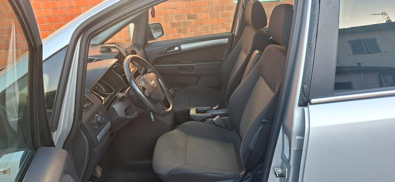 ZAFIRA 7 POSTI 1.6 METANO KM 150000 DEL 2013