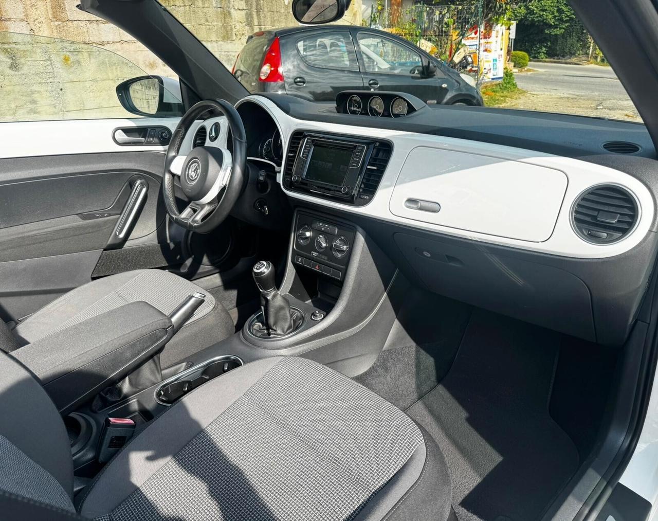 Volkswagen Maggiolino Cabrio 2.0 TDI Design BlueMotion Technology