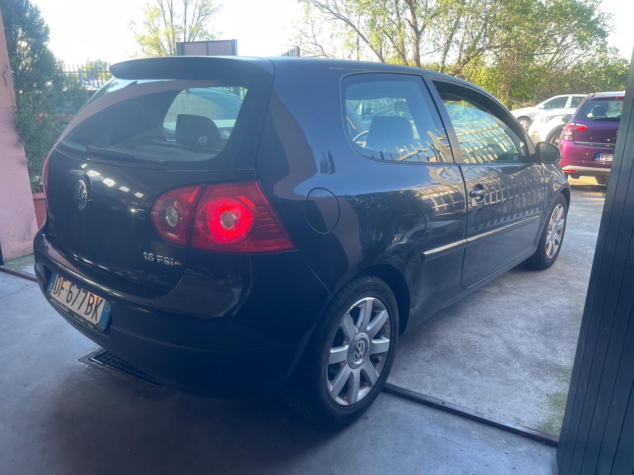 Volkswagen Golf 1.6 16V FSI 3p. Sportline