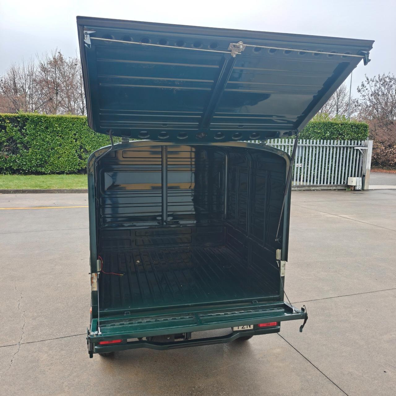 Piaggio Ape 50 con Cassone chiuso