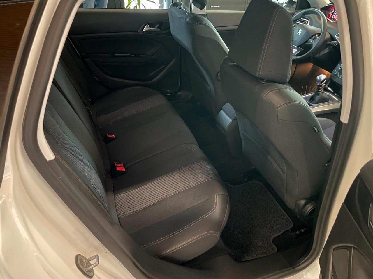 Peugeot 308 BlueHDi 130 S&S SW Allure