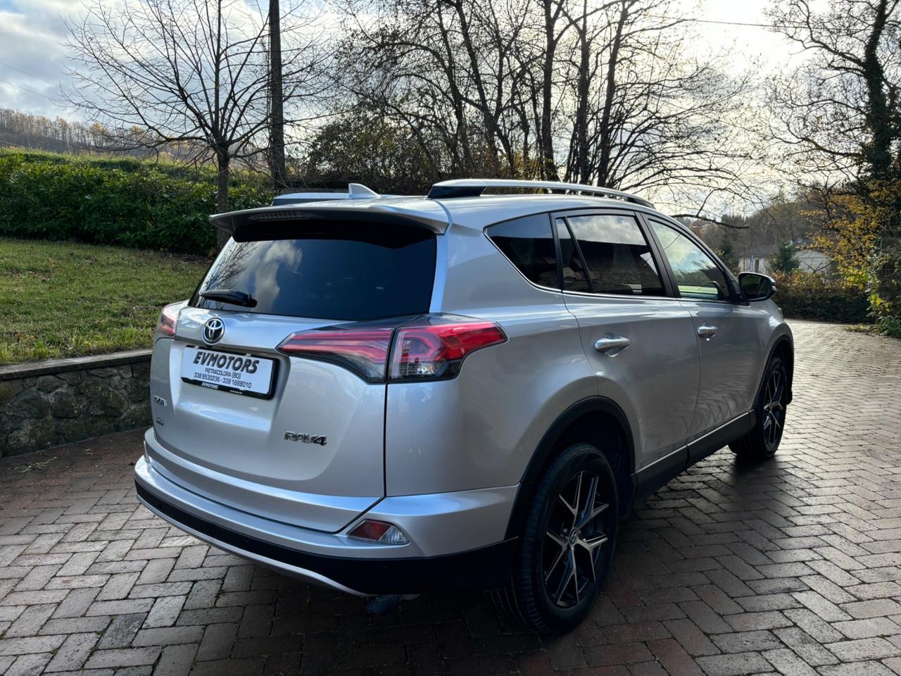 Toyota RAV 4 RAV4 2.0 D-4D 143 CV 2WD Lounge