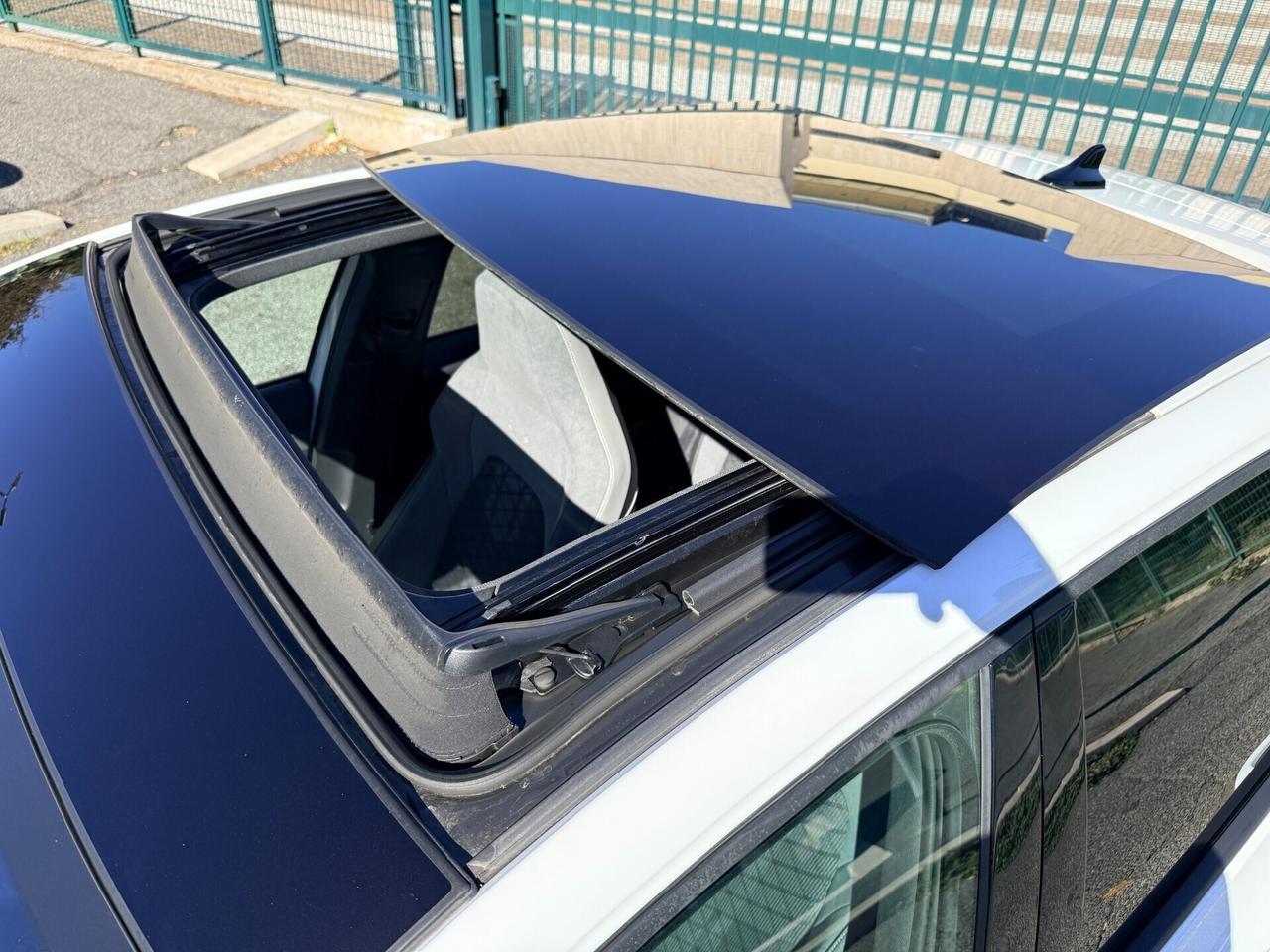 Volkswagen Golf 1.5 eTSI 130cv DSG R-Line TETTO