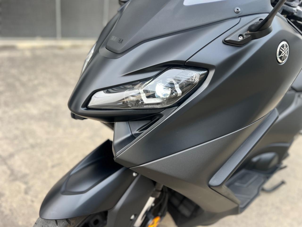 YAMAHA T-MAX 560