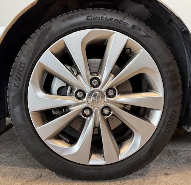 Toyota Auris Touring Sports 1.8 Hybrid Lounge