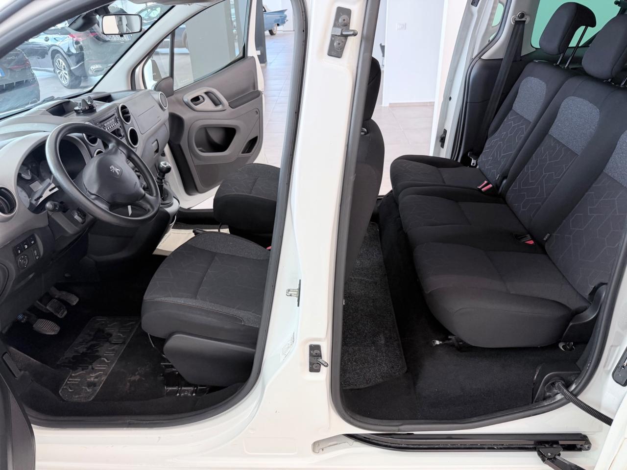 Peugeot Partner Tepee BlueHDi 120 S&S Outdoor