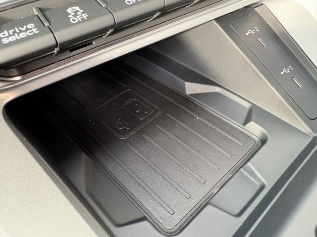 AUDI Q3 35 TDI quattro S tronic Business COCKPIT