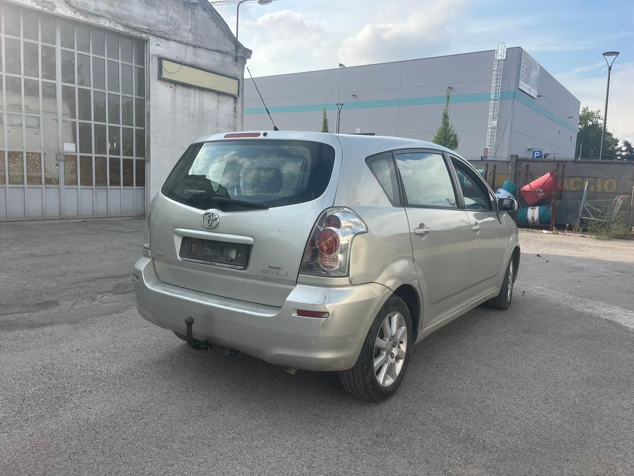 Toyota Corolla Verso 2.2 16V D-4D