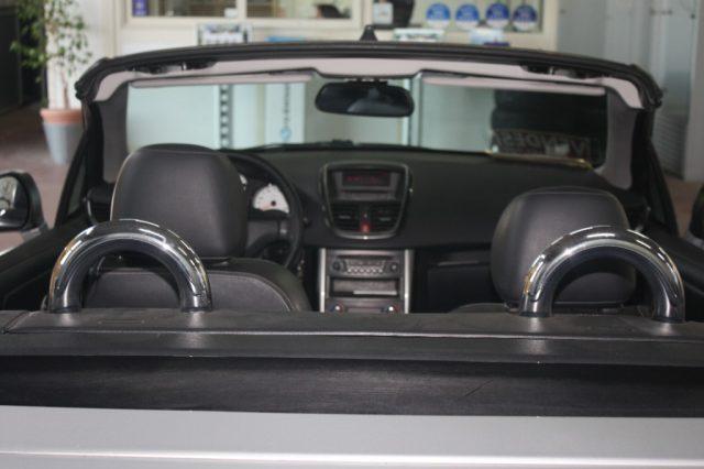 PEUGEOT 207 1.6 VTi 120CV Cabriolet Féline
