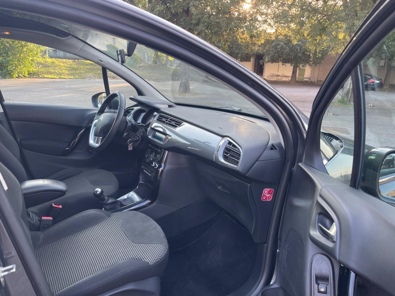 Citroen C3 1.2 VTi 82 Exclusive tetto panoramico per Neopatentati 2014
