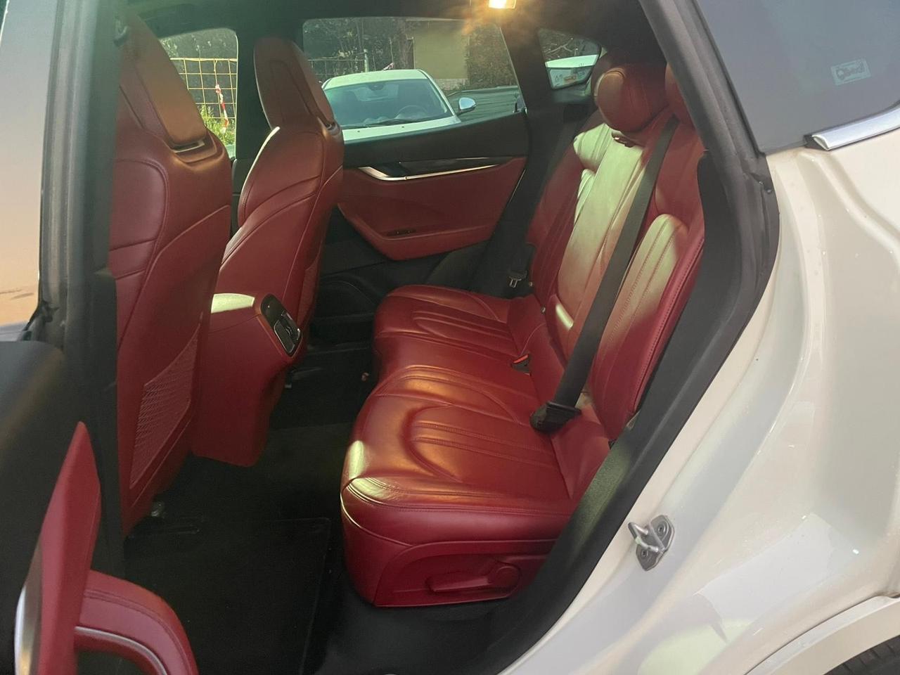 Maserati Levante - Tetto panoramico