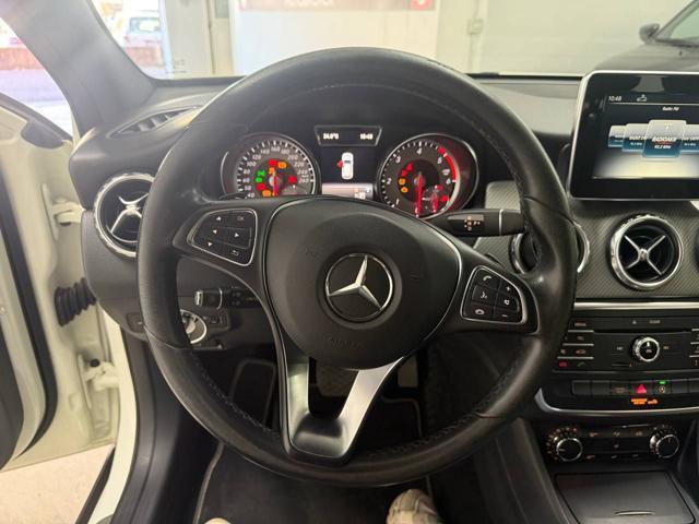 MERCEDES-BENZ GLA 180 d Automatic Premium