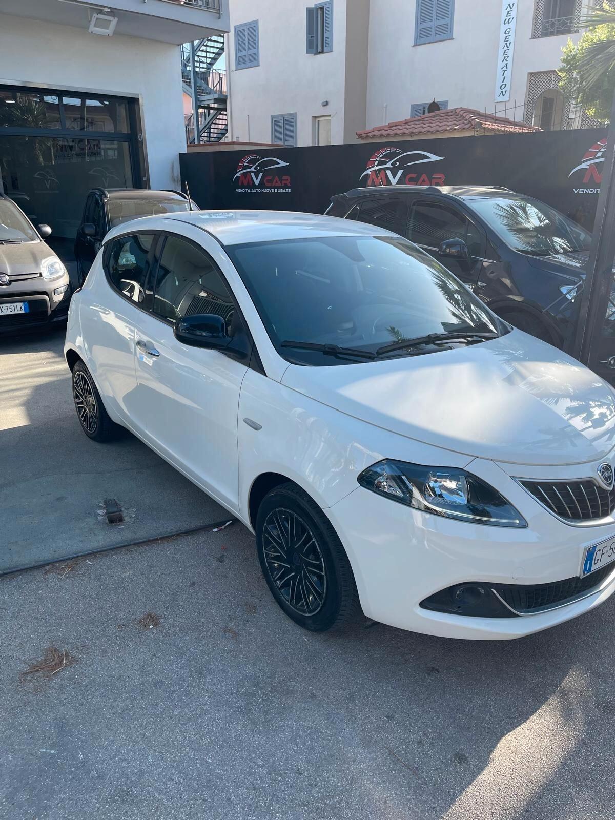 Lancia Ypsilon 1.0 FireFly 5 porte S&S Hybrid Ecochic Gold