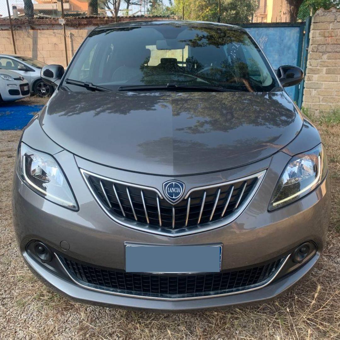 Lancia Ypsilon 1.0 FireFly 5 porte S&S Hybrid Silver UNIPRO.