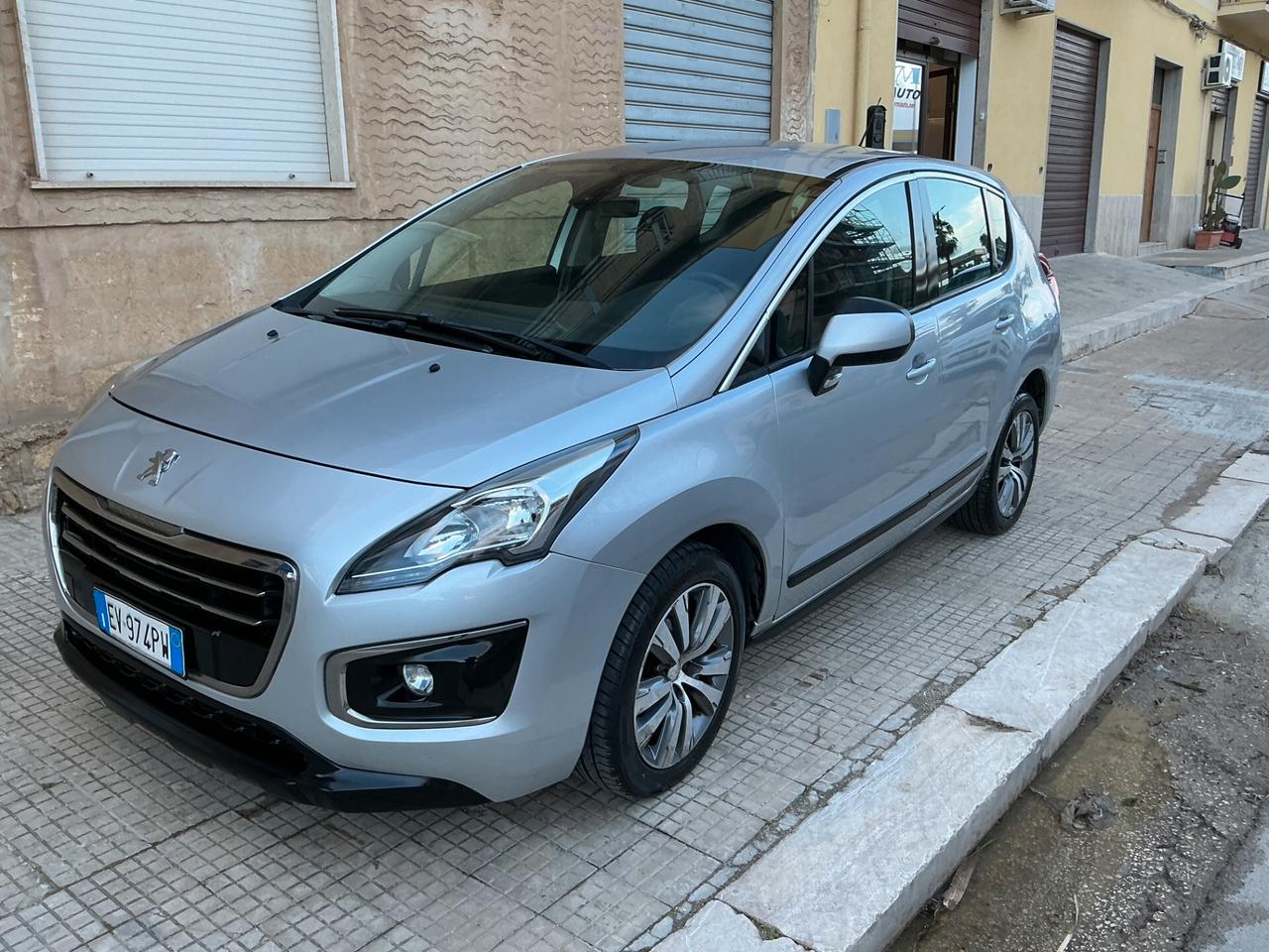 Peugeot 3008 1.6 HDi 115CV Allure