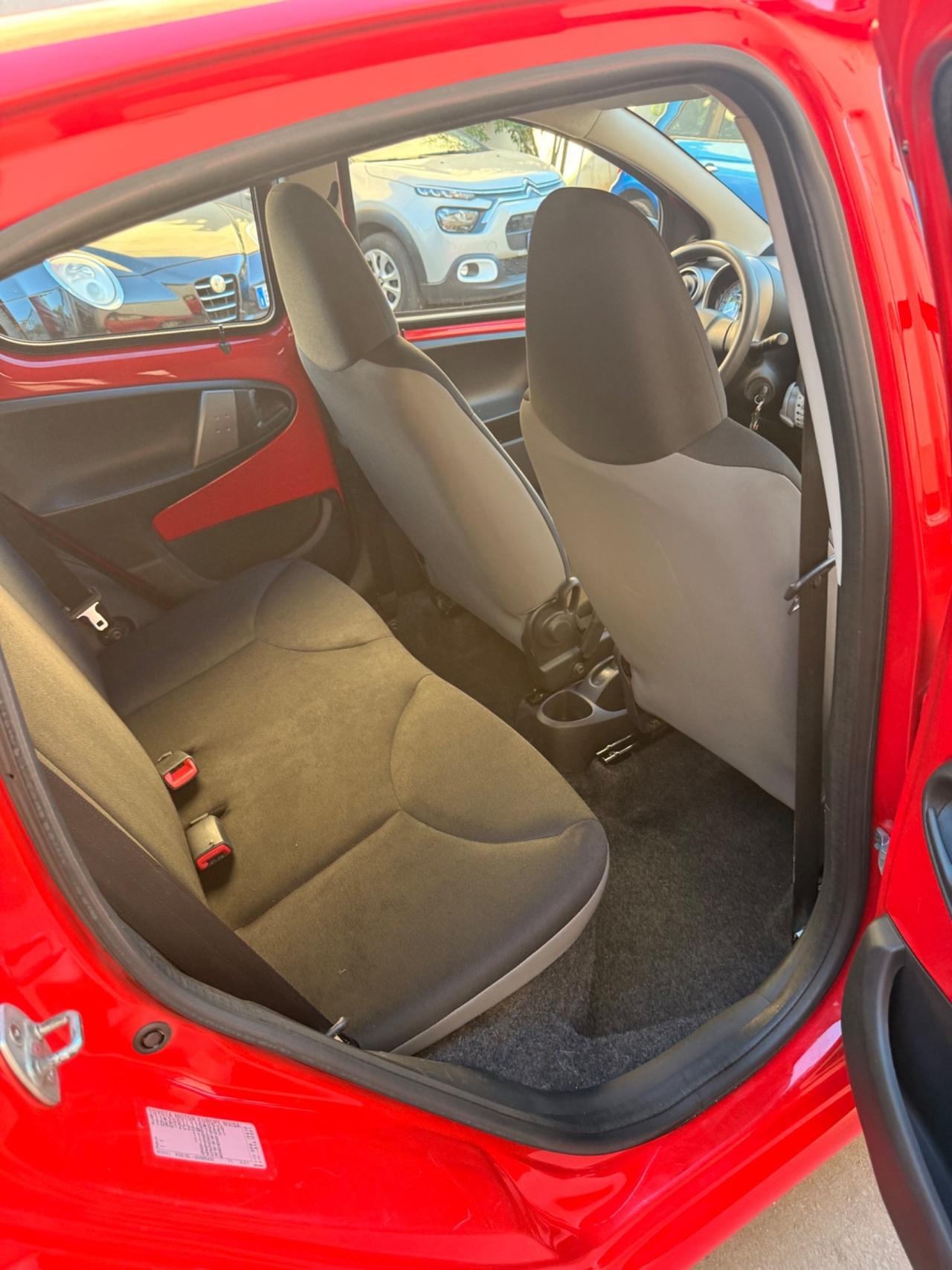 Toyota Aygo 1.0 12V VVT-i 5 porte Lounge Connect