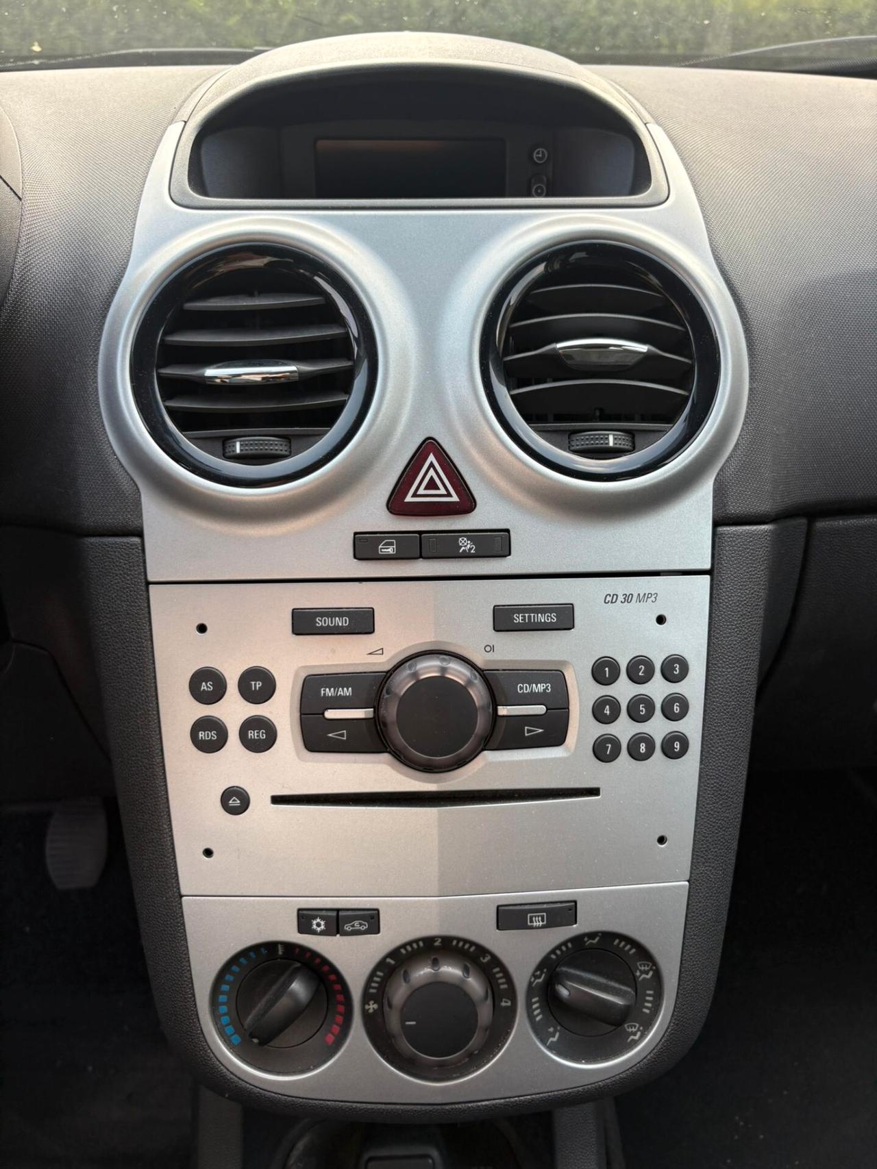OPEL CORSA 1.2 BENZINA UNICA MANO SI A NEOPAT