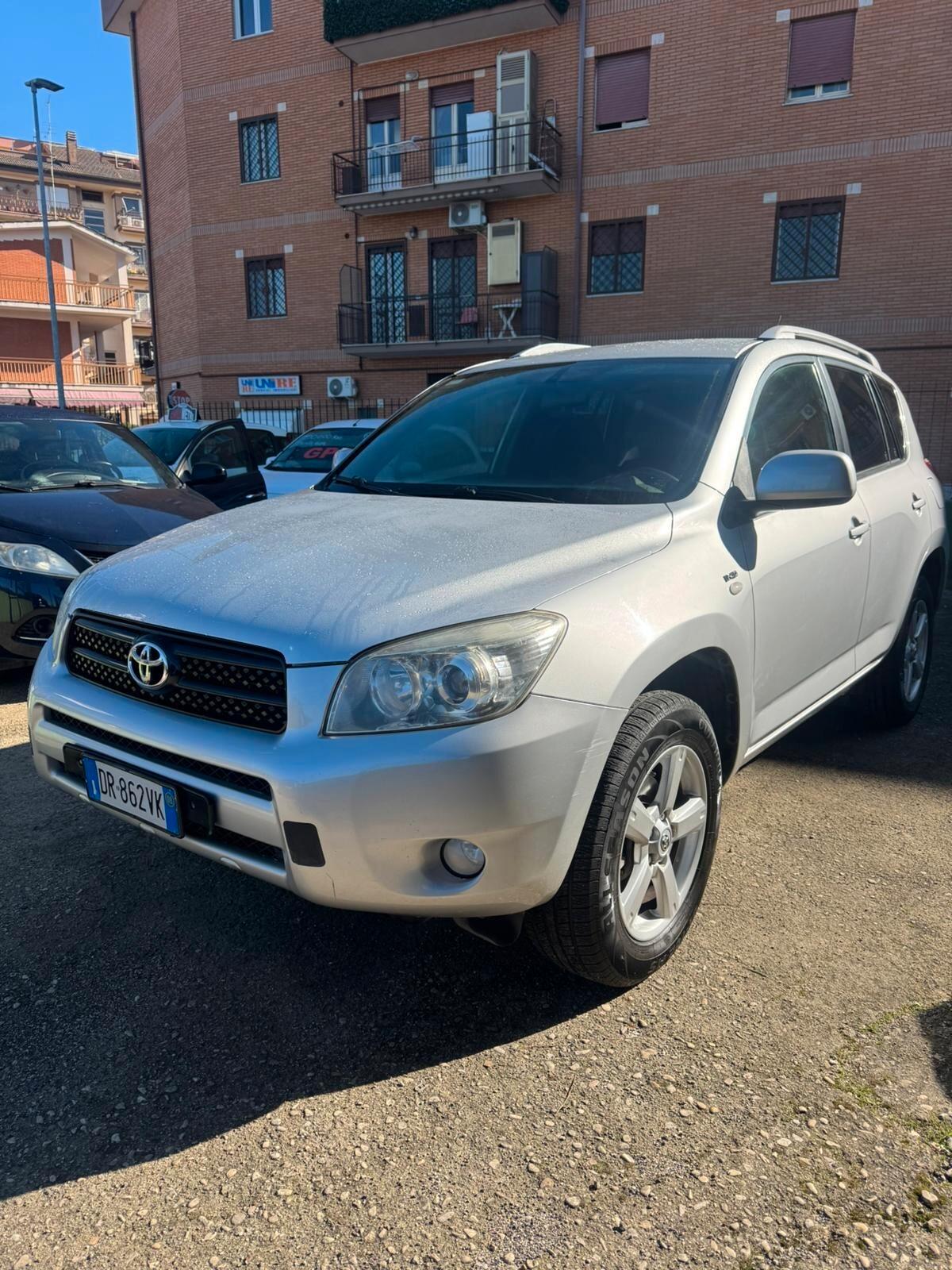 TOYOTA RAV 4 2.2 D-D4 136 CV DPF LUXURY