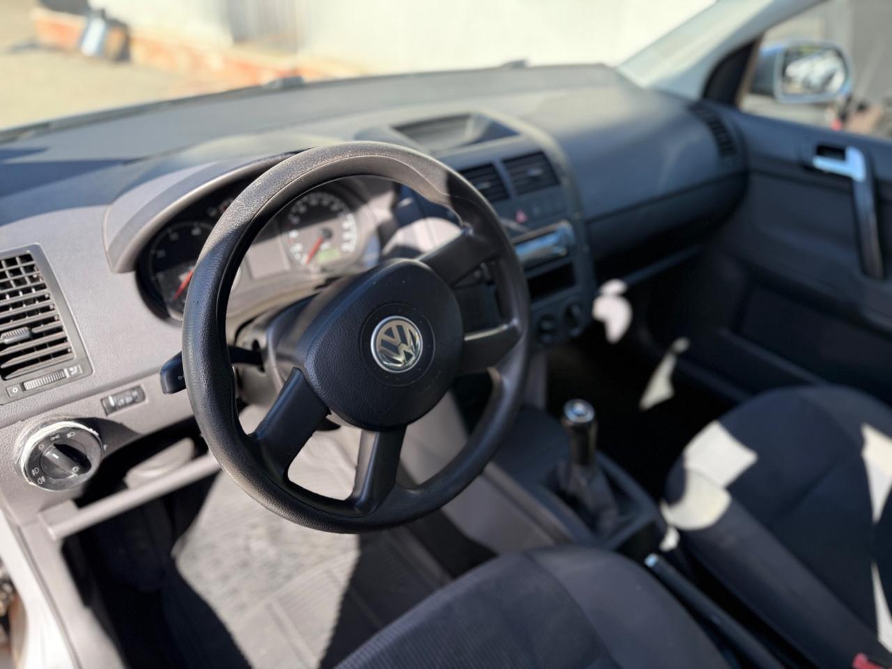 Volkswagen Polo 1.2 5p. Trendline KM CERTIF