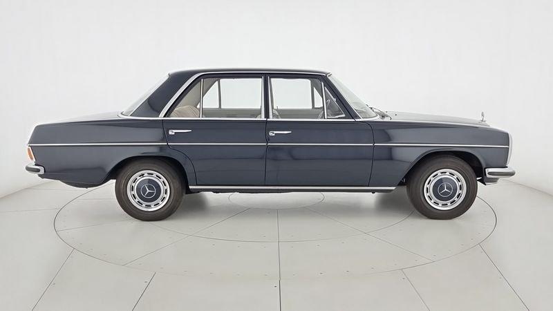 Mercedes-Benz W115 200 200 8 - condizioni impeccabili