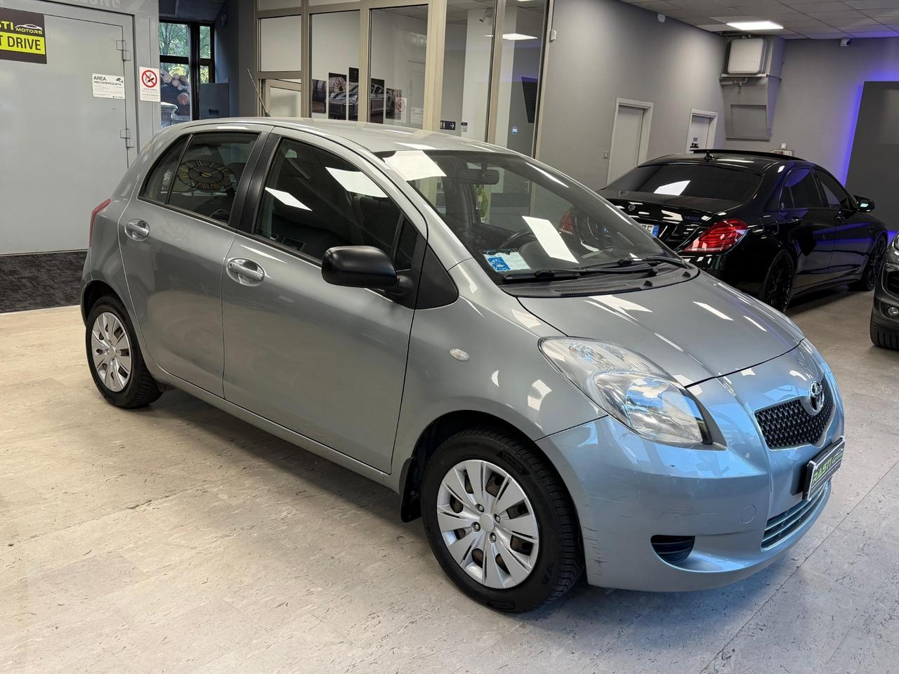 Toyota Yaris 1.0 5 porte Sol