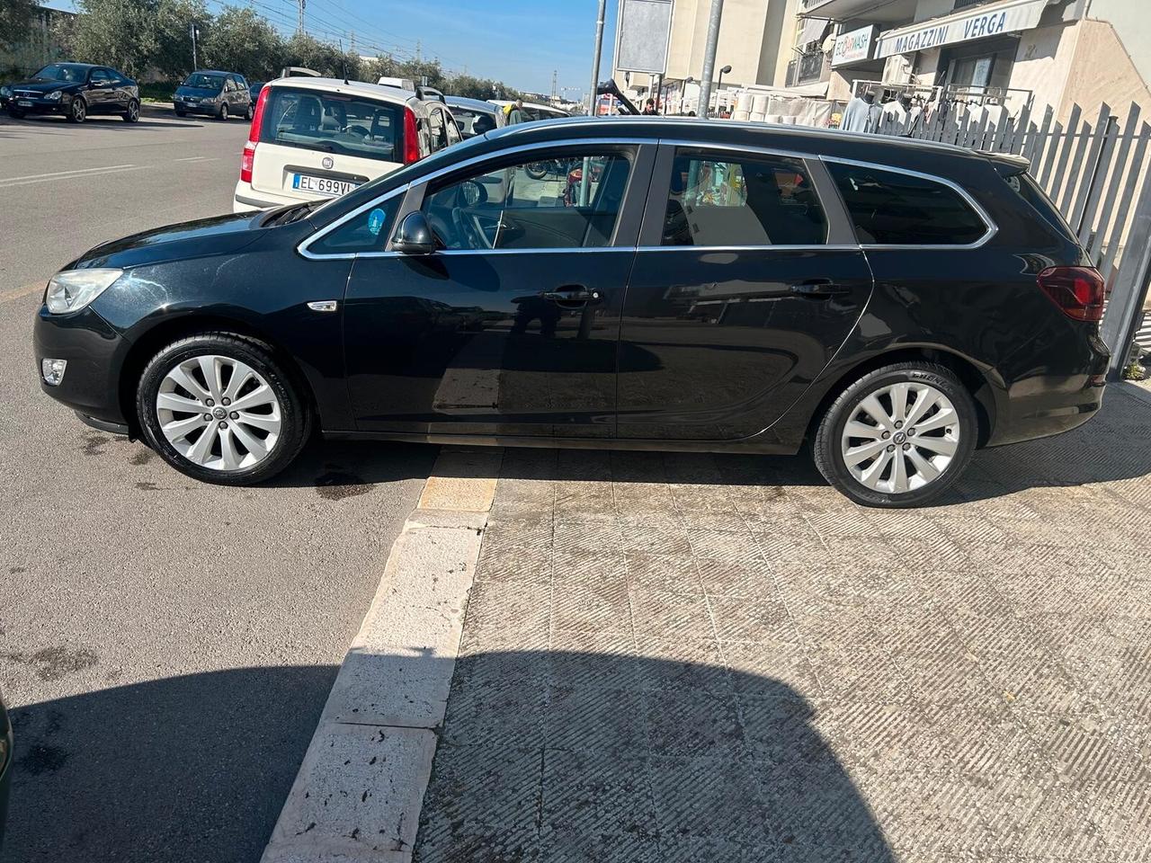 Opel Astra 1.4 100CV Sports Tourer Cosmo