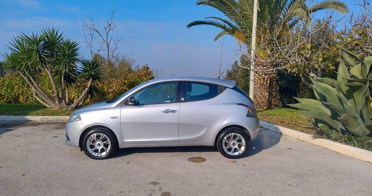 Lancia Ypsilon 1.2 69 CV 5 porte GPL Ecochic Gold
