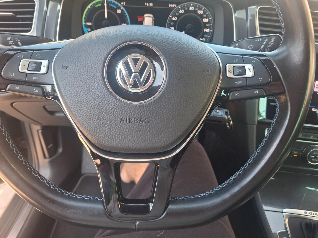 Volkswagen Golf e-Golf 136 CV elettrica