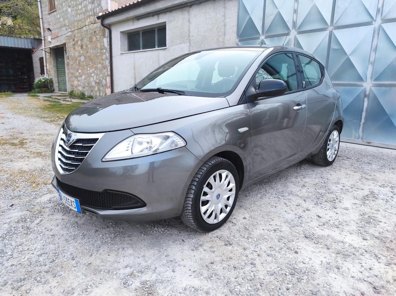 Lancia Ypsilon 1.2 69 CV 5 porte S&S Gold