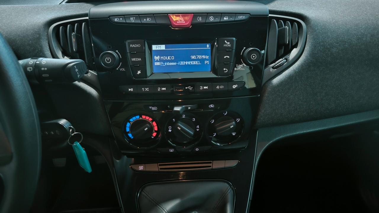 Lancia Ypsilon 1.0 FireFly 5 porte S&S Hybrid Silver Plus