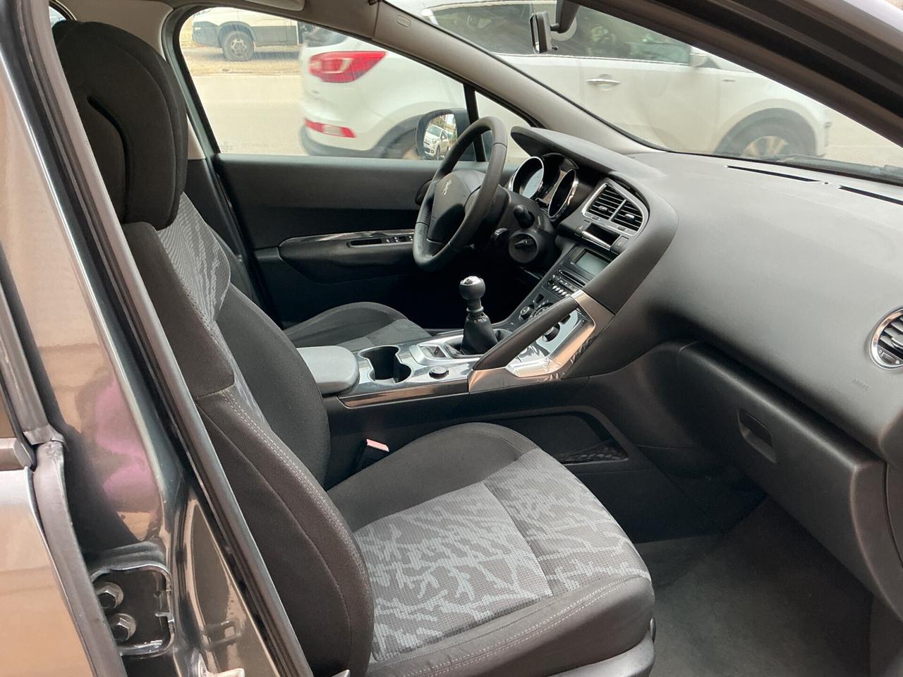 Peugeot 3008 1.6 HDi 110CV Premium