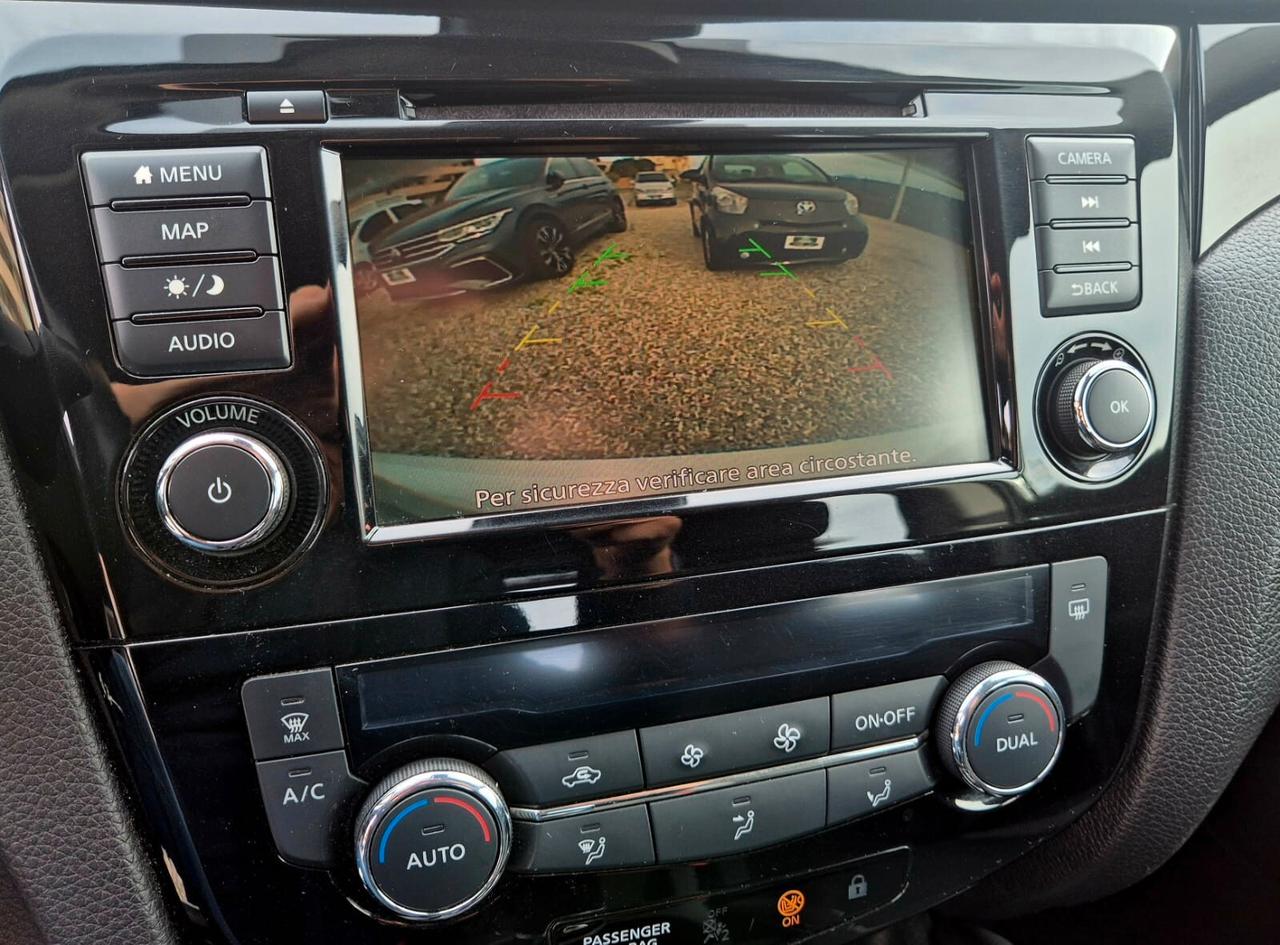 Nissan Qashqai 1.5 dCi 115 CV - Bianco perla - Telecamera posteriore