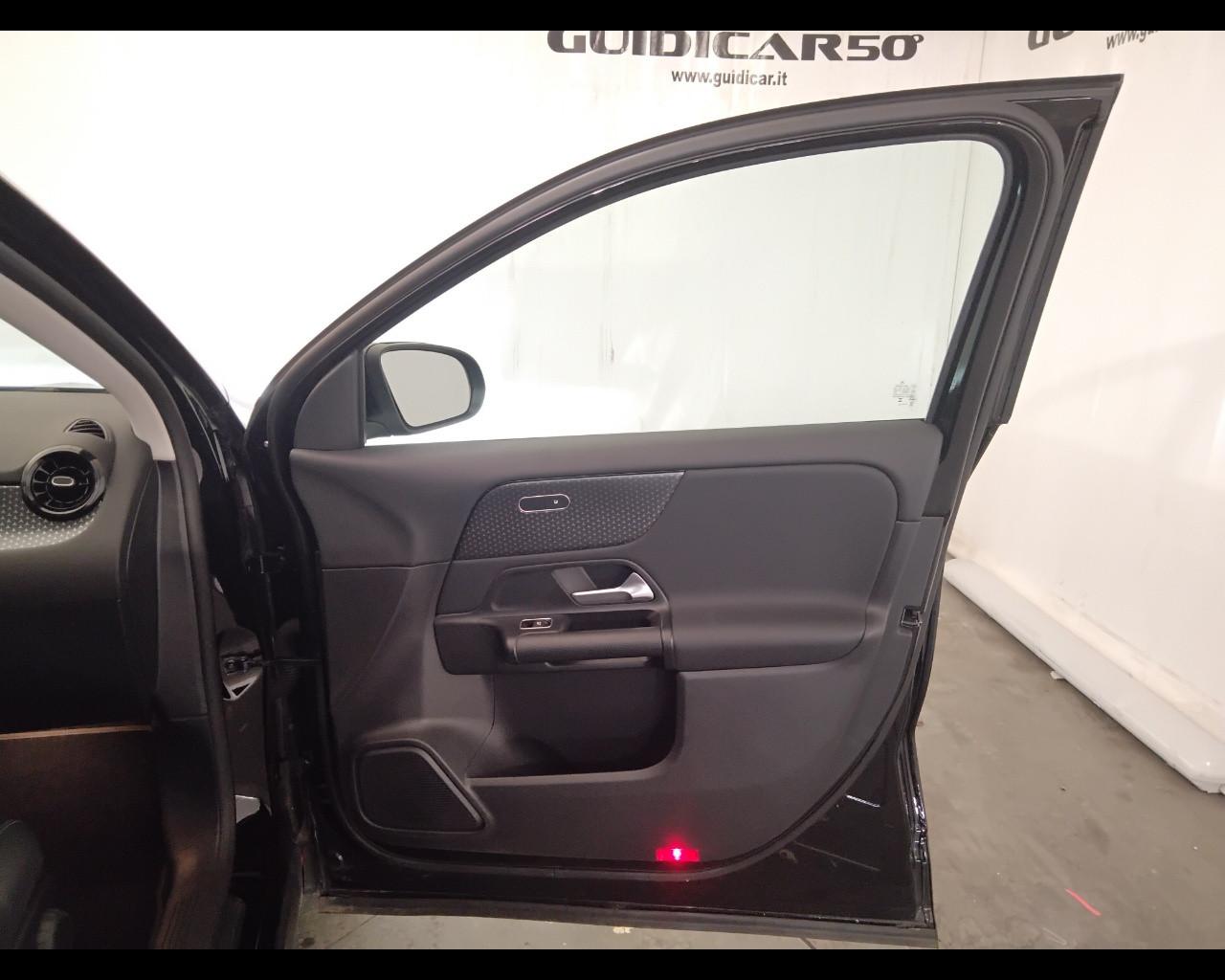 Mercedes-Benz GLA-H247 2023 - GLA 180 d Advanced auto