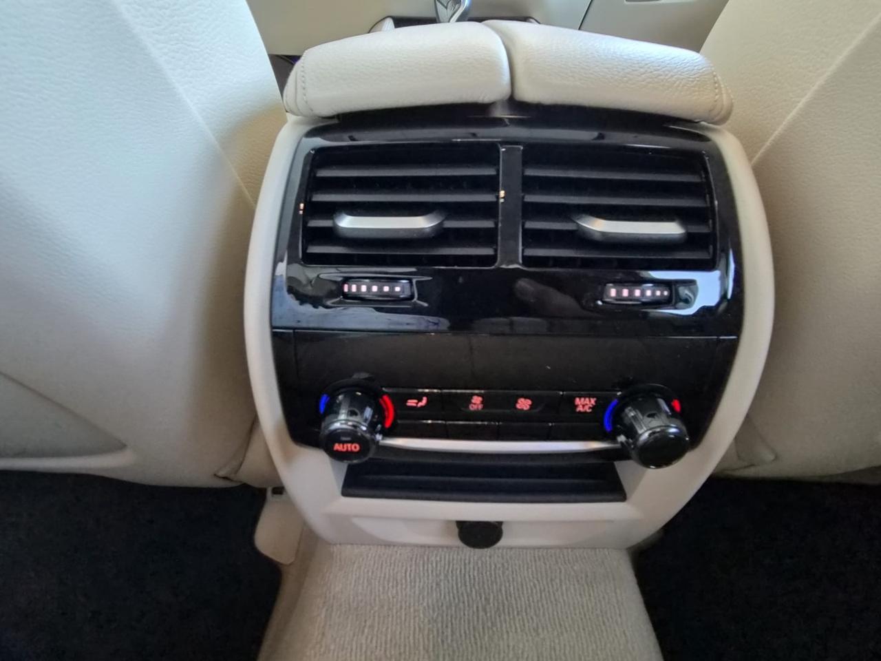 Bmw 530d xDrive Luxury 265cv STRAFUL !!