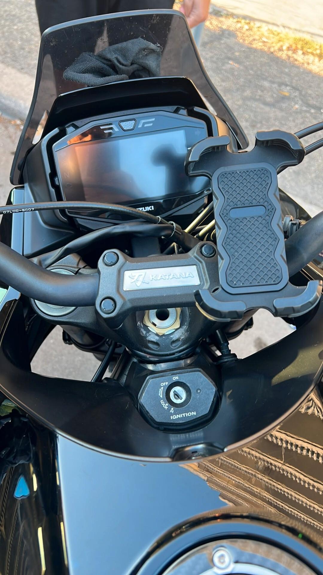 Suzuki GSX S 1000 Katana super accessoriata
