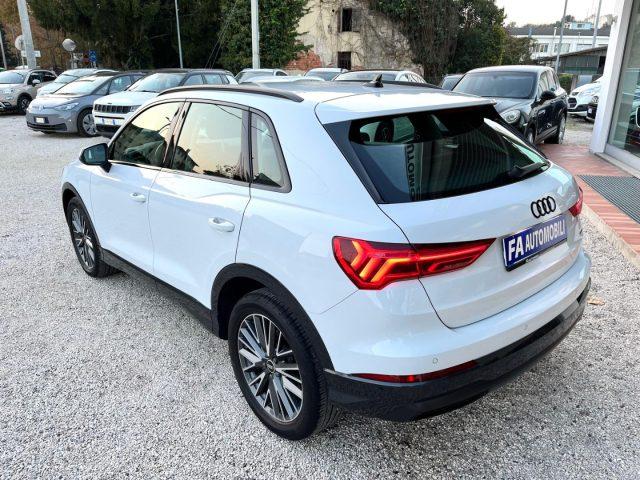 AUDI Q3 40 TDI quattro S tronic Business Advanced