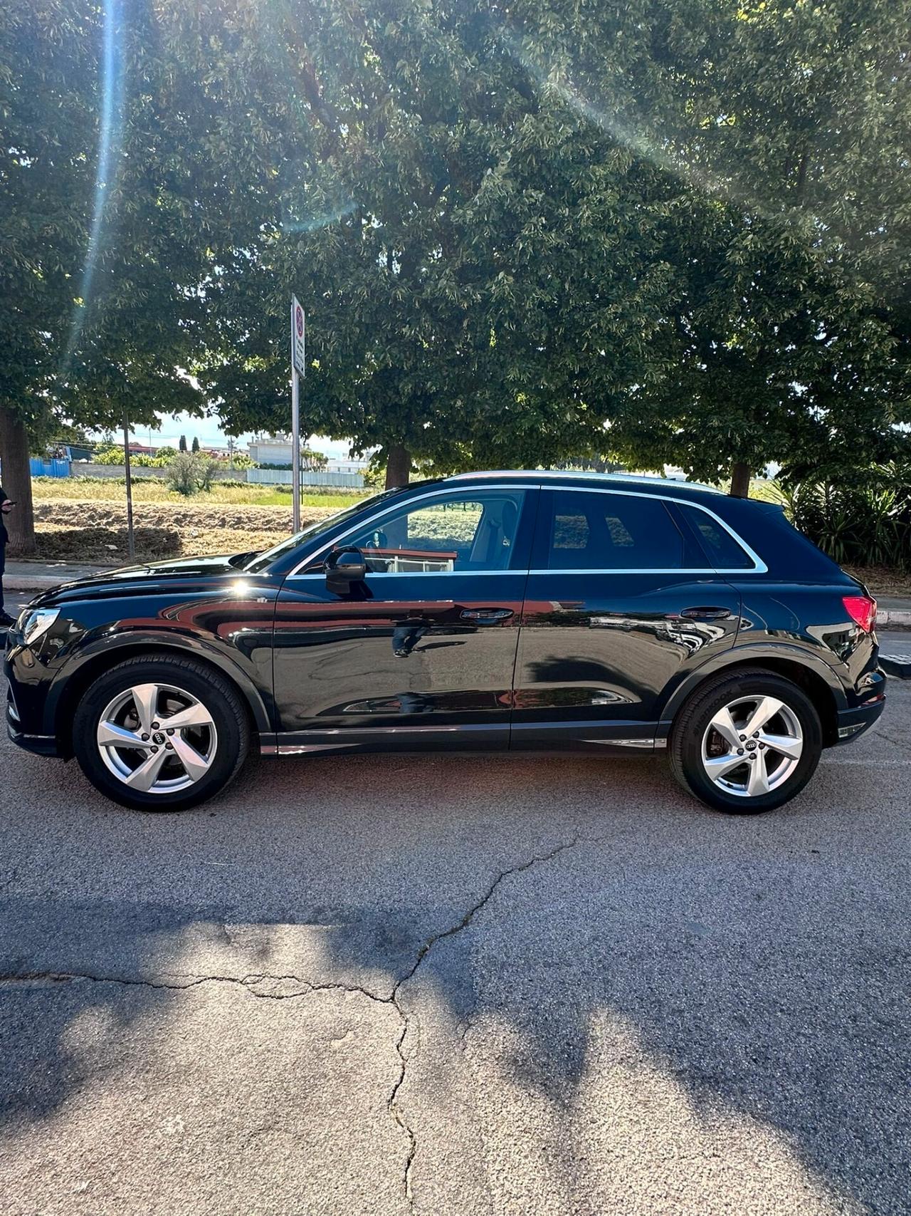 Audi Q3 35 TDI S tronic line edition -PARI AL NUOVO-