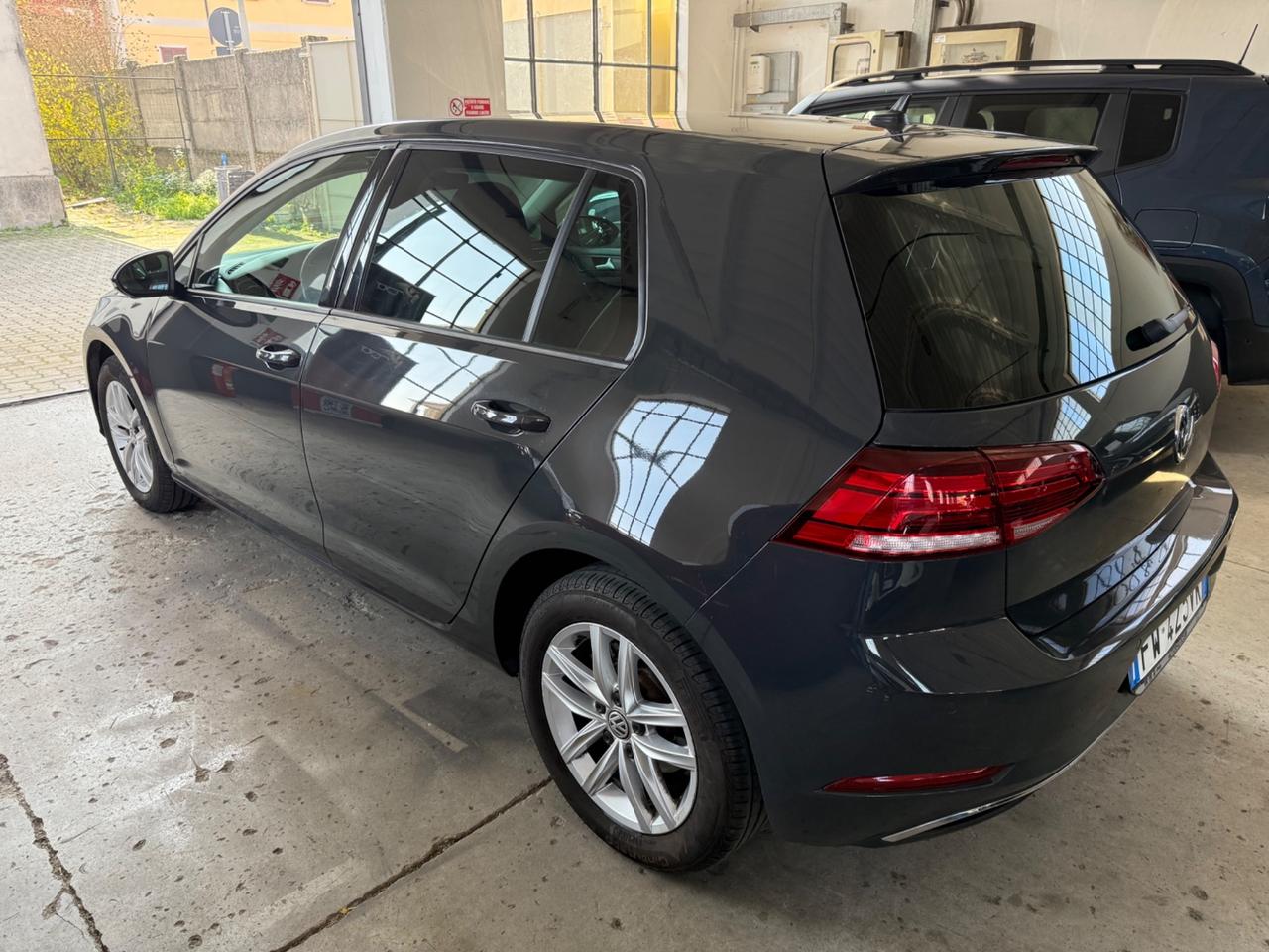 Volkswagen Golf 1.0 TSI 110 CV DSG 5p. Business BlueMotion Technology