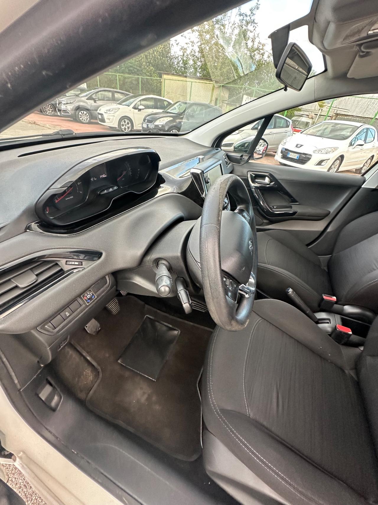 Peugeot 208 1.2 VTi 82 CV 5 porte Allure