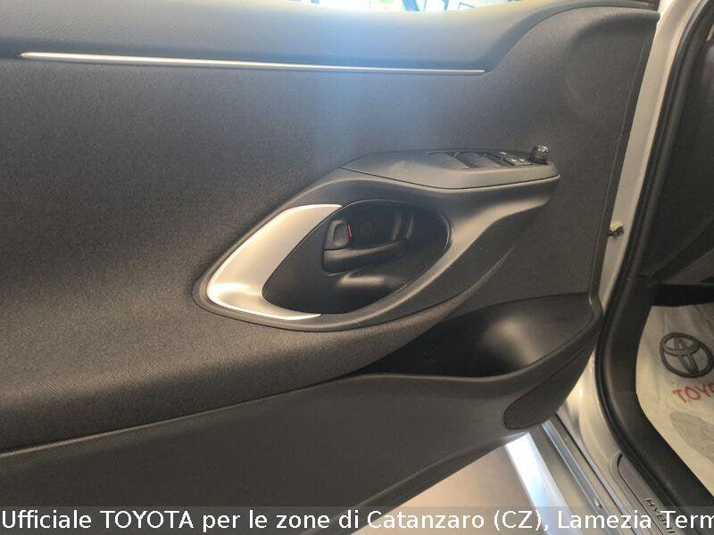 Toyota Yaris Hybrid Trend MY22