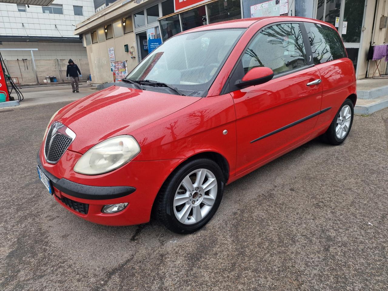 Lancia Ypsilon 1.4 16V Platino