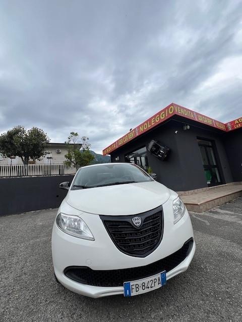 Lancia Ypsilon 1.2 69 CV 5 porte Elefantino