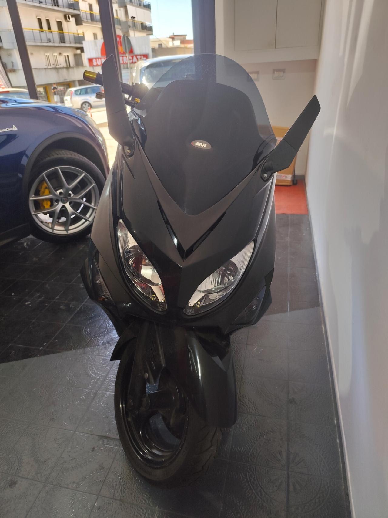 Yamaha T Max 530