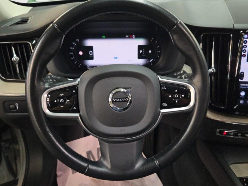 VOLVO XC60 (2017-->) XC60 B4 (d) automatico Plu...