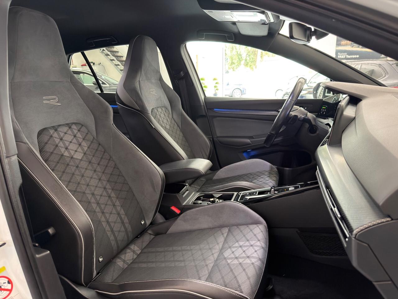 Volkswagen Golf 1.5 eTSI 150 CV EVO ACT DSG R-Line
