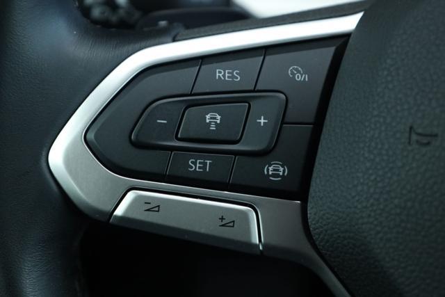 VOLKSWAGEN Golf 1.0 eTSI EVO DSG Life