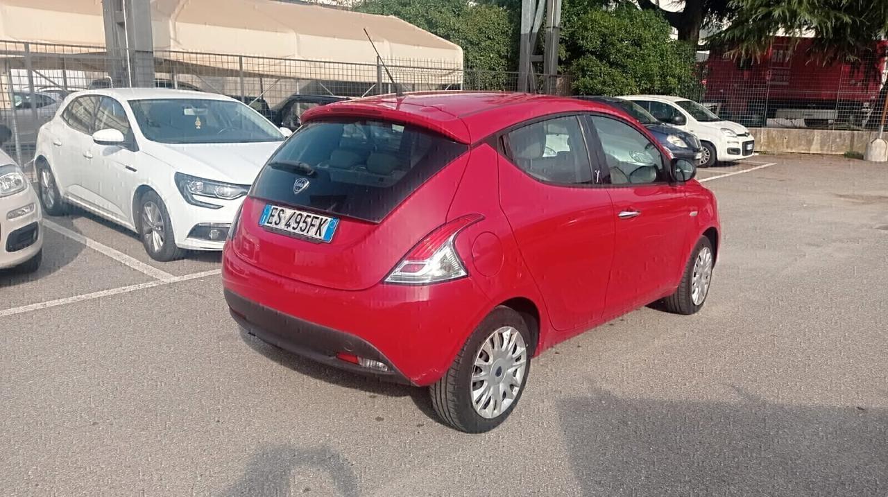 Lancia Ypsilon 1.2 69 CV 5 porte S&S Silver