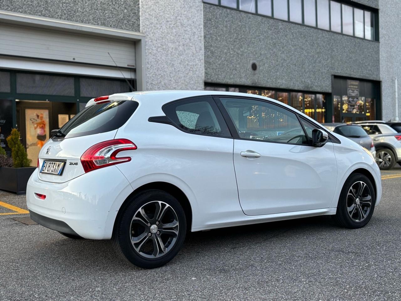 Peugeot 208 1.4 HDi 68 CV 3 porte Allure