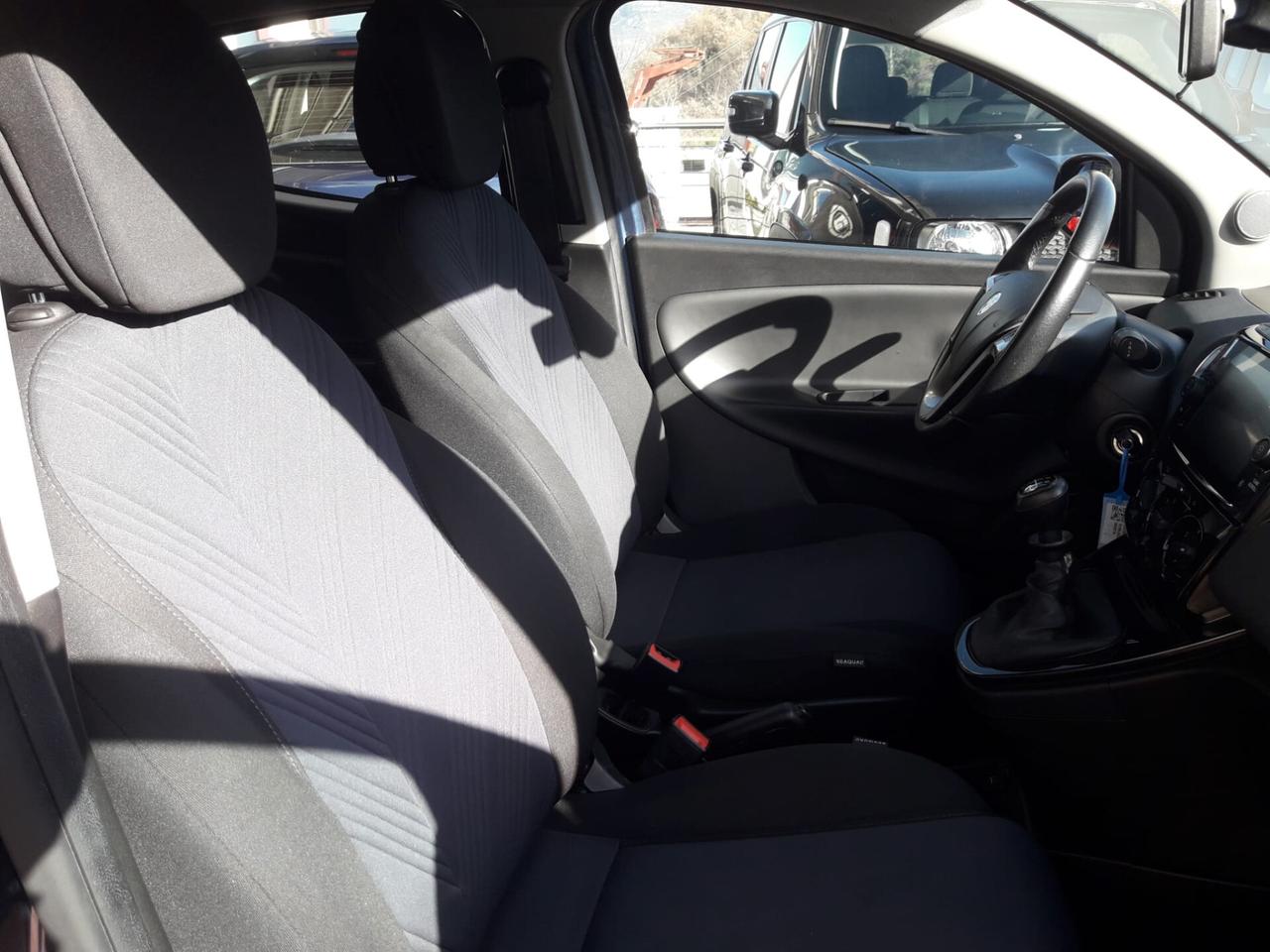 Lancia Ypsilon 1.0 FireFly 5 porte S&S Hybrid Gold